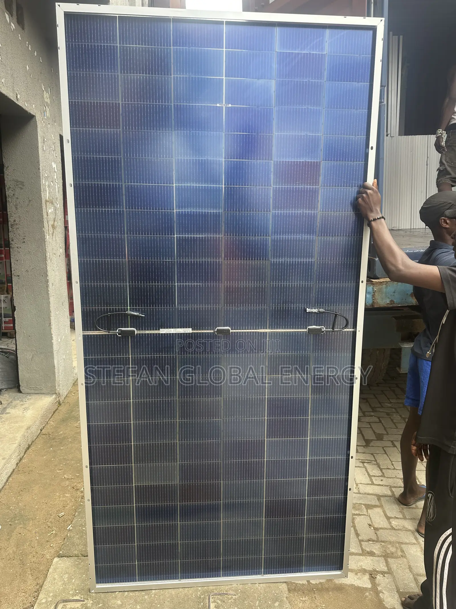 630w Jinko Grade B Bifercial Panel