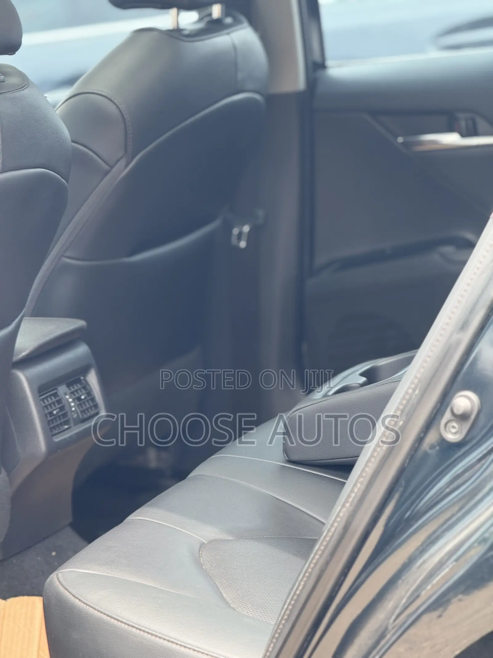 Toyota Camry XLE FWD 2020