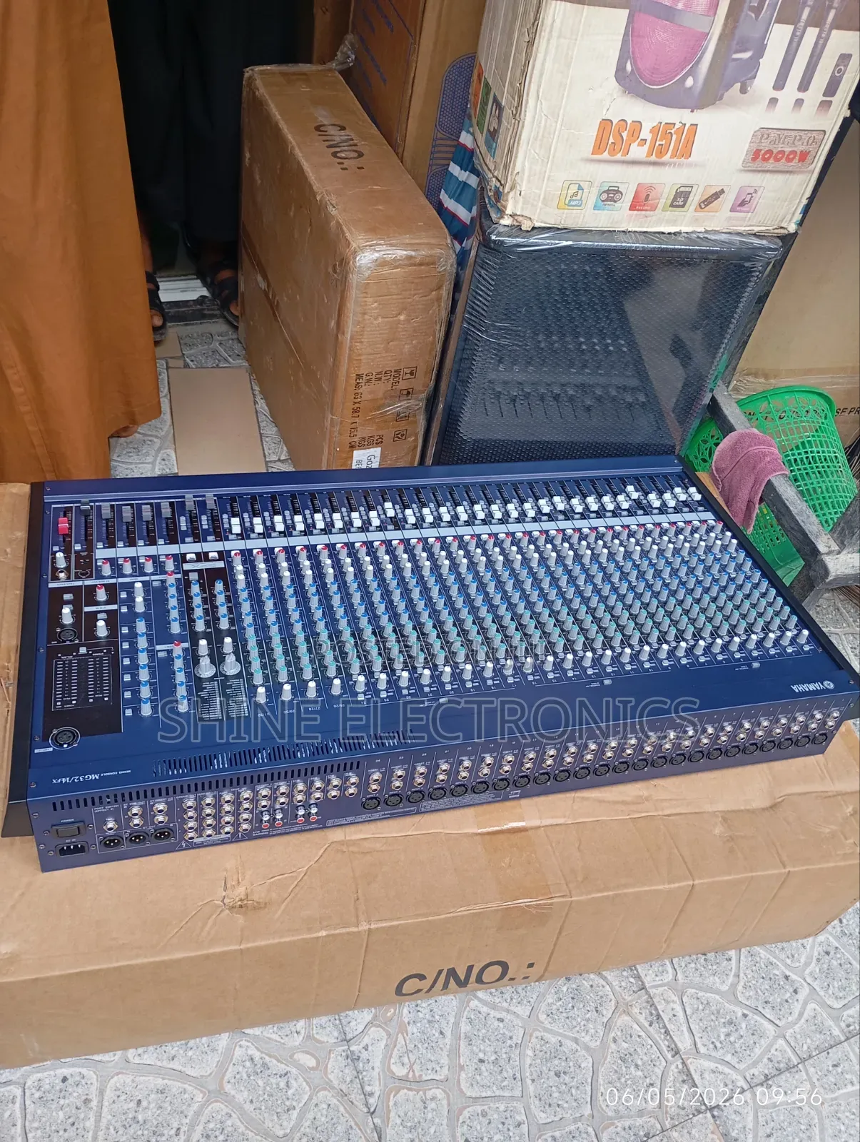 32 Channel Yamaha Mixer (MG32)