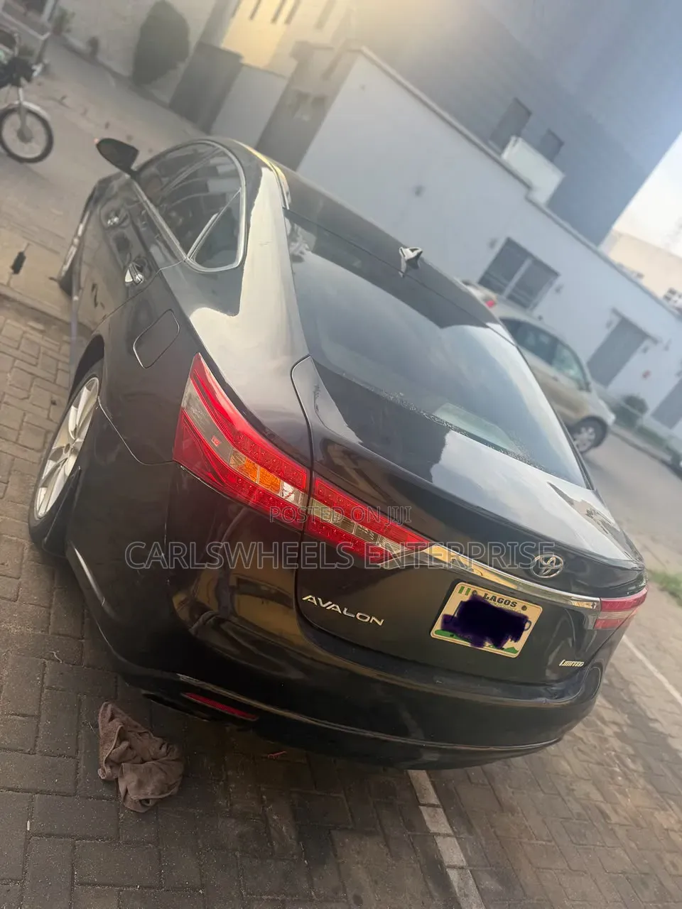 Toyota Avalon Limited 4dr Sedan (3.5L 6cyl 6A) 2014