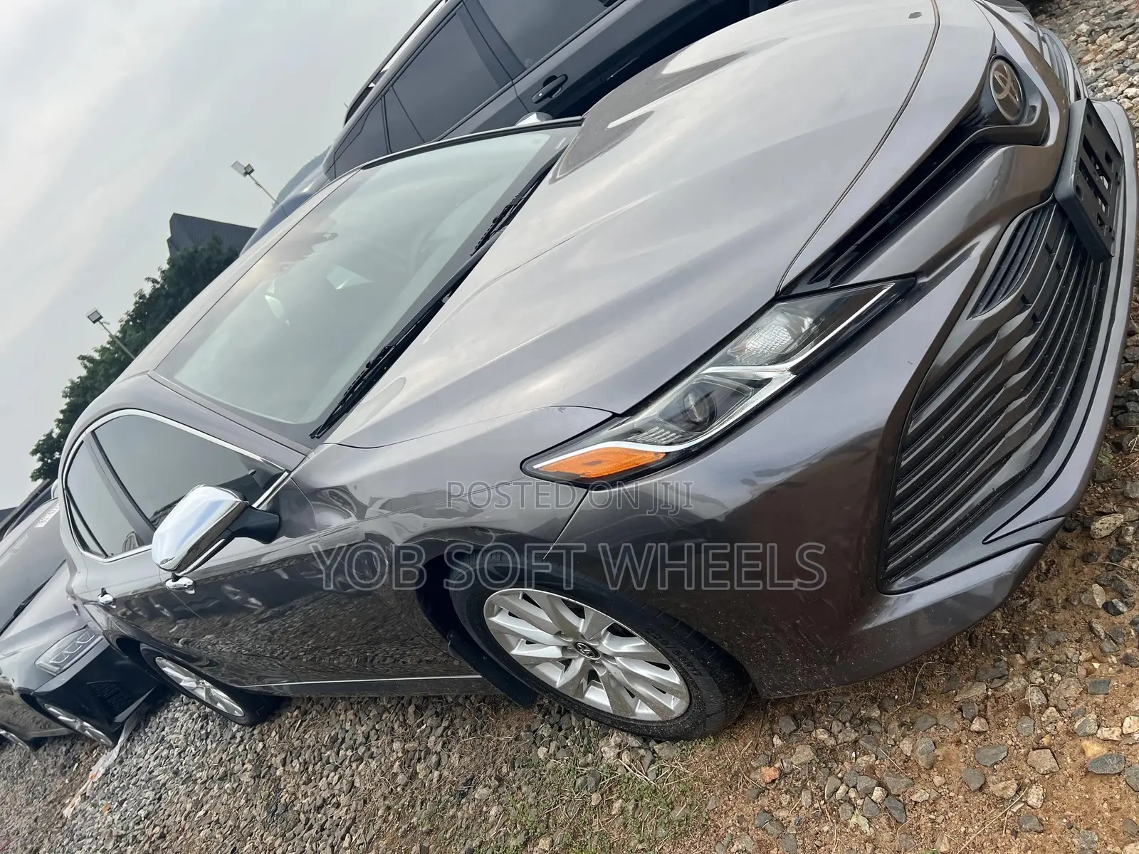 Toyota Camry LE FWD (2.5L 4cyl 8AM) 2018 Gray