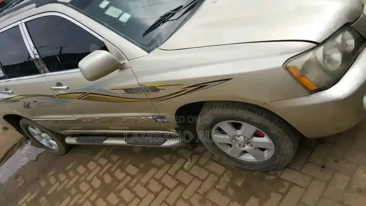 Toyota Highlander 2005 Gold