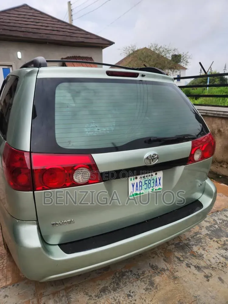 Toyota Sienna 2007