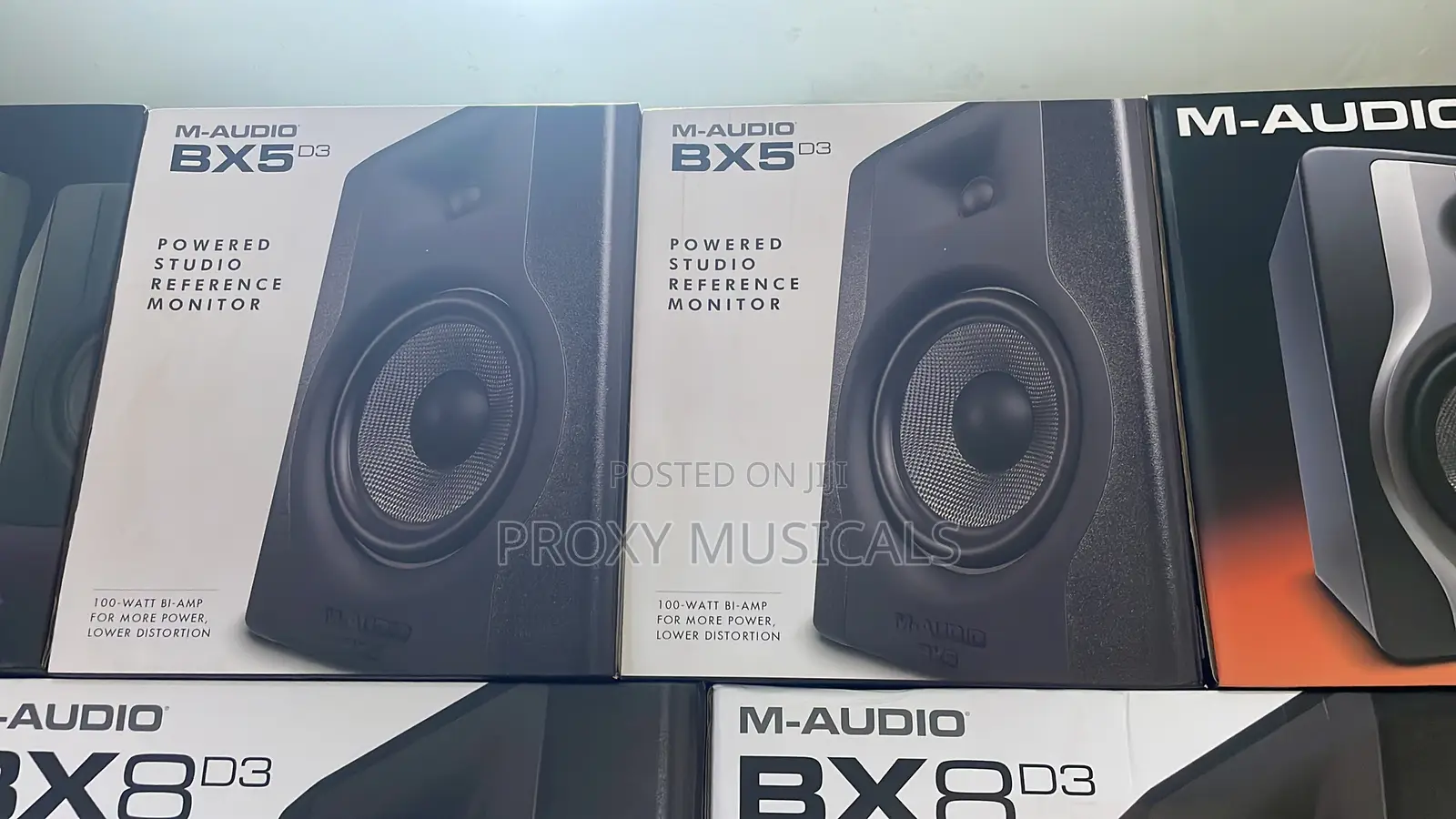 M-Audio Bx5 D3 Powered Nearfield Bi-Amped Studio Reference Monitors