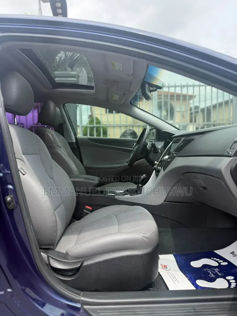 Hyundai Sonata Limited 2.0T Sedan (2.0L 4cyl 6A) 2012 Blue