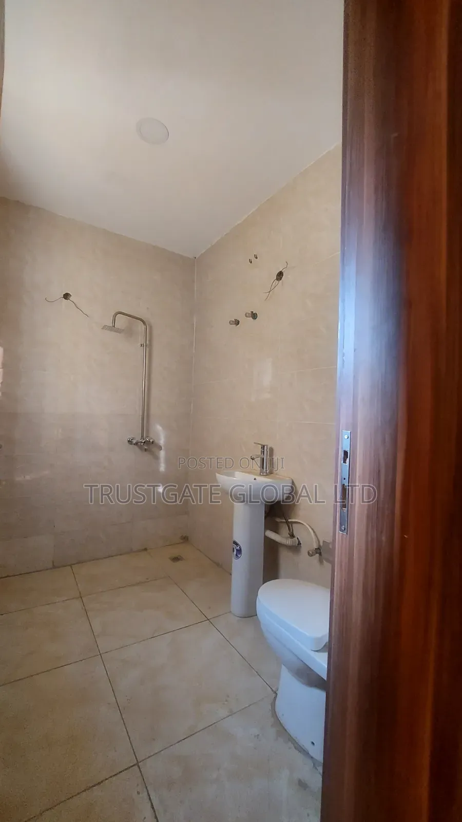 3bdrm Townhouse/Terrace in Guzape District for sale