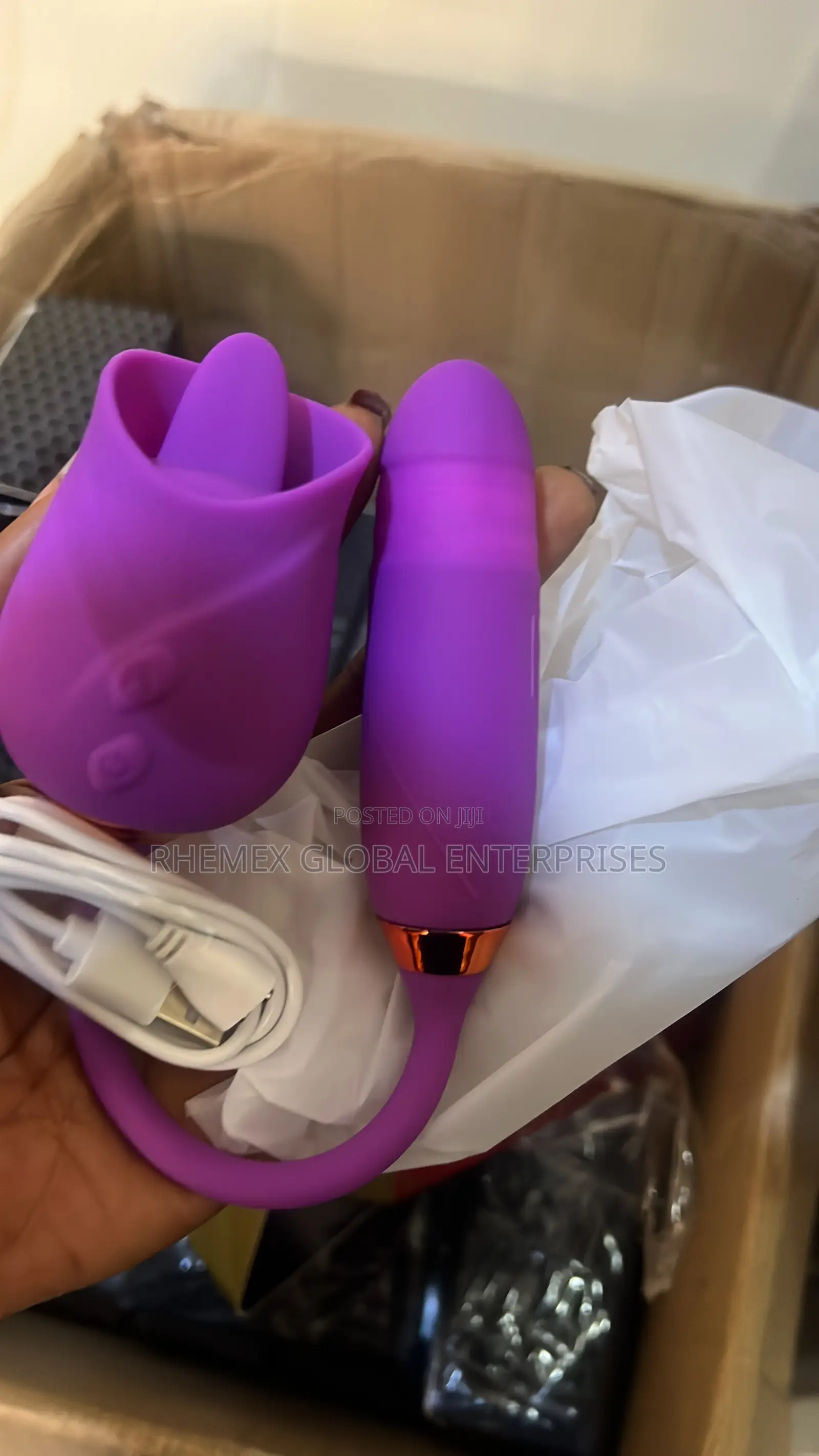 Rose 2in 1 Vibrator and Dildo
