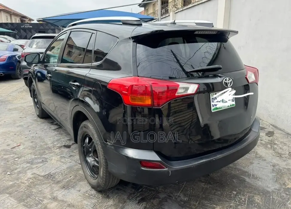 Toyota RAV4 XLE AWD (2.5L 4cyl 6A) 2013 Gray