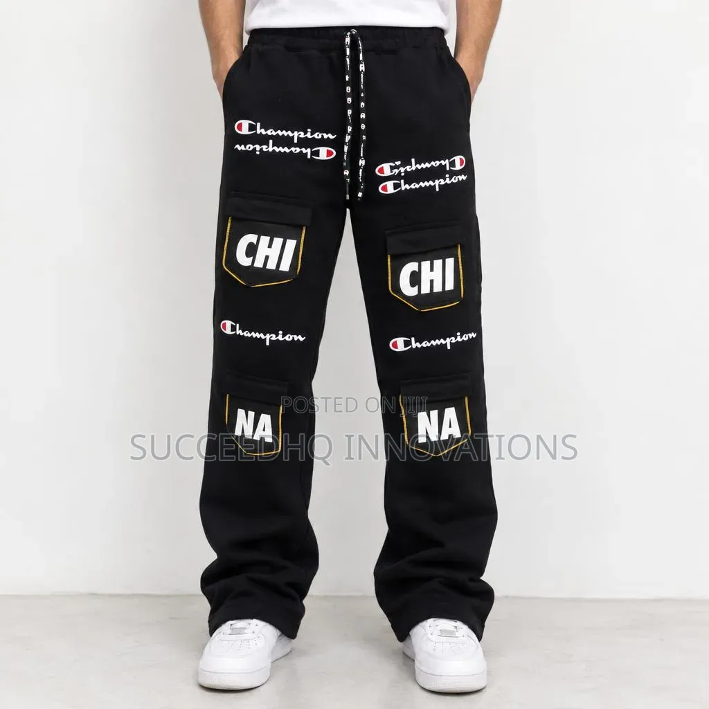 Heavyweight Black Cargo Jeans – Champion Print Streetwear Baggy Pants