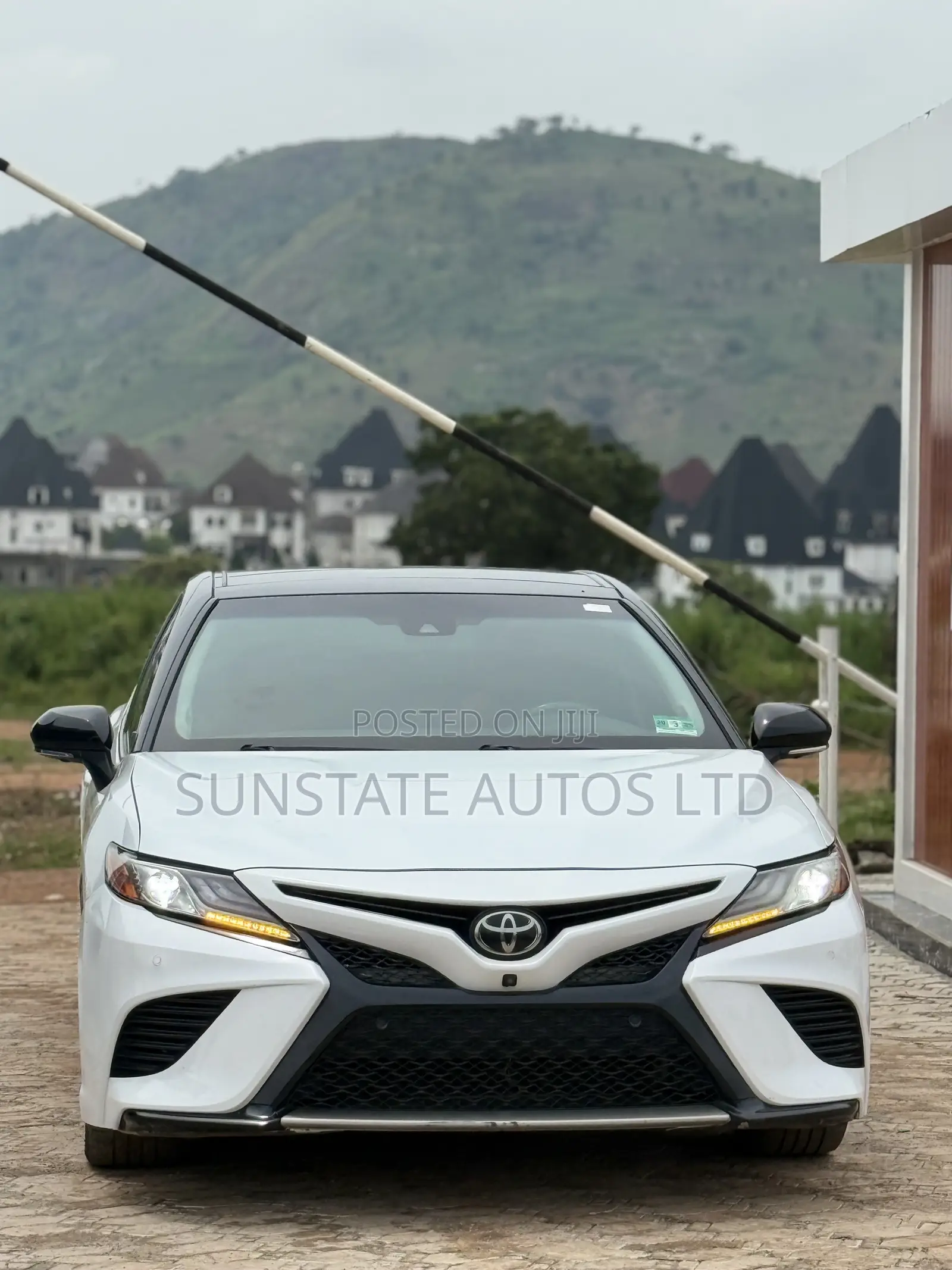 Toyota Camry 2018 White