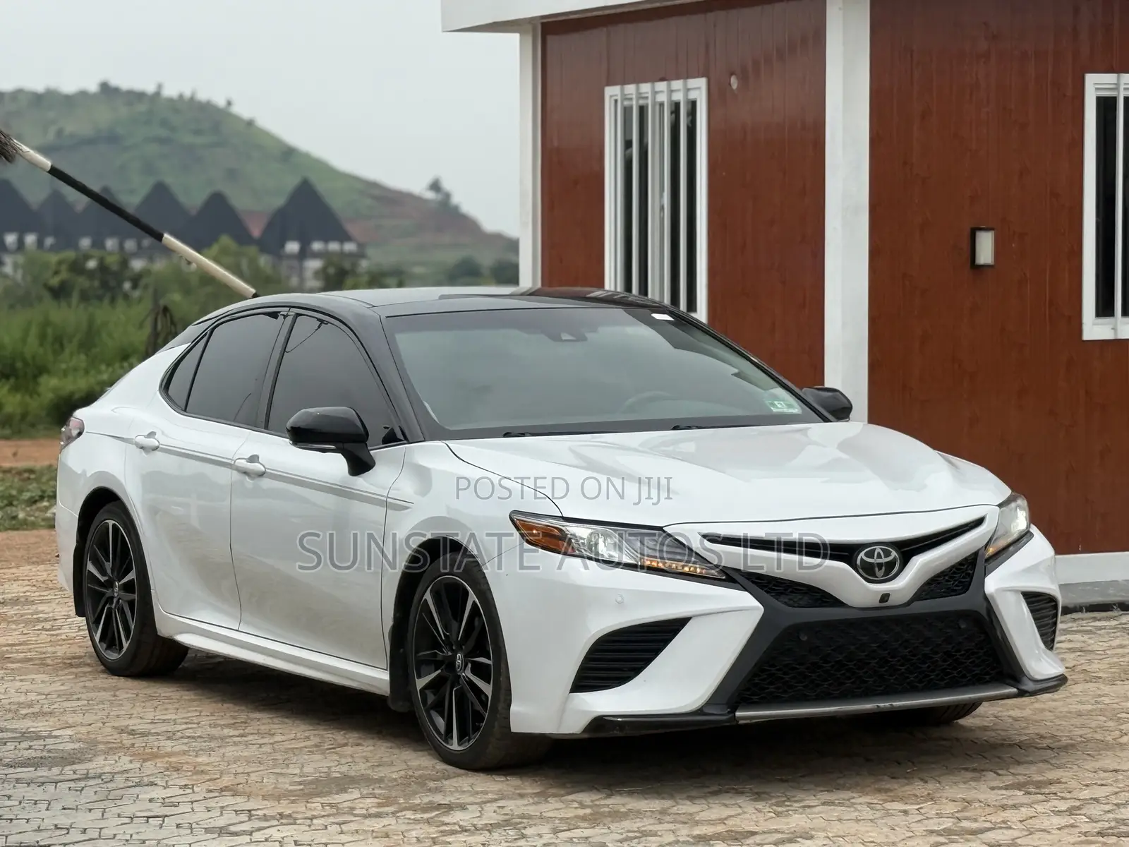 Toyota Camry 2018 White