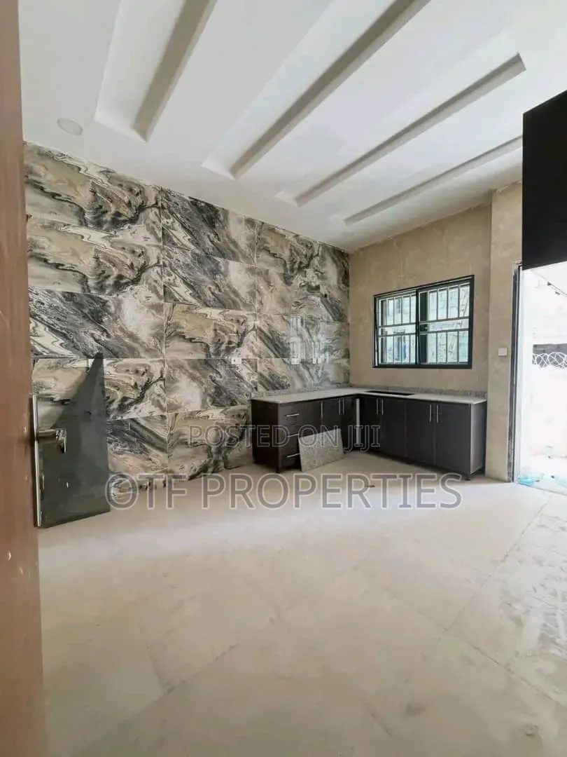 4bdrm Duplex in Kado Main for rent