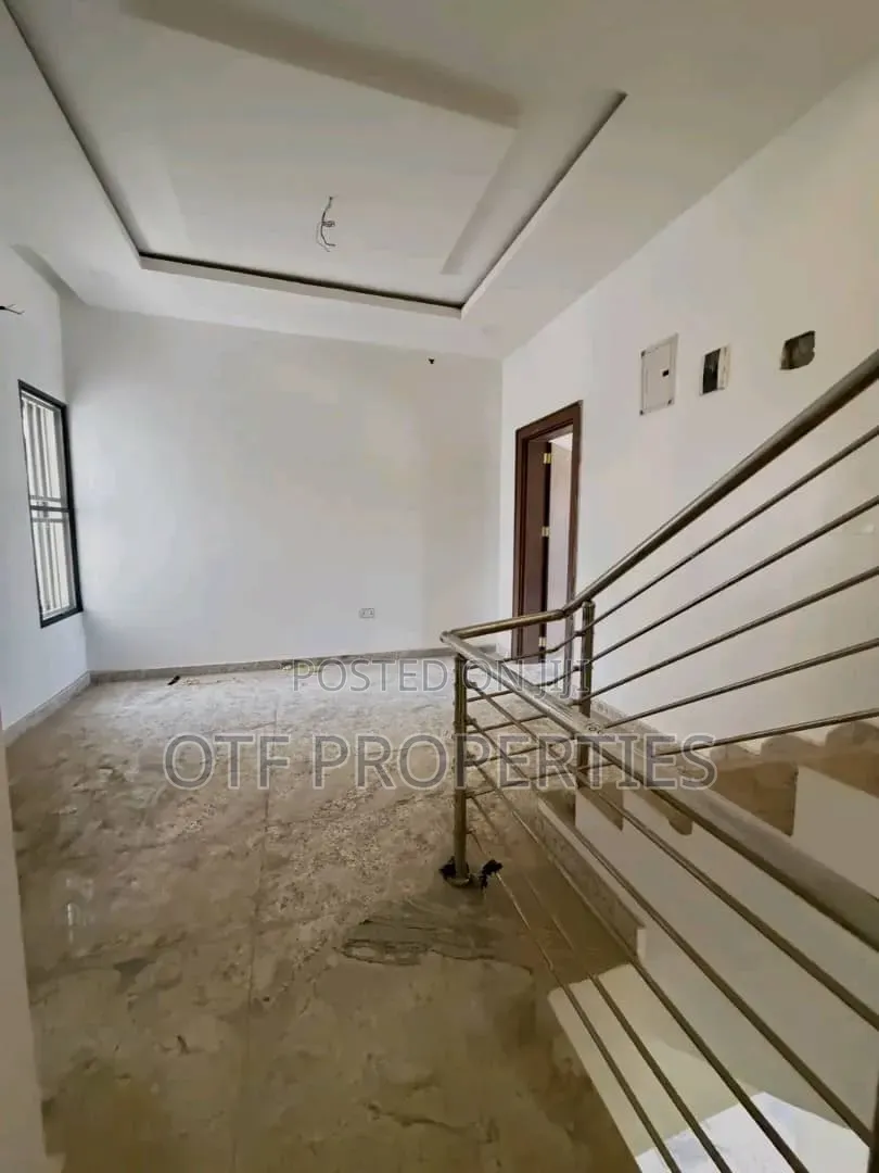 4bdrm Duplex in Kado Main for rent