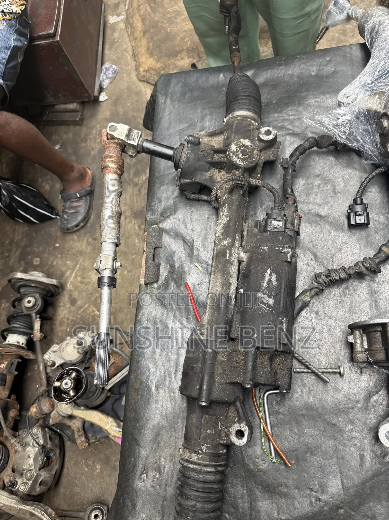 COMPLETE STEERING RACK GLK 350 2013 to 2018