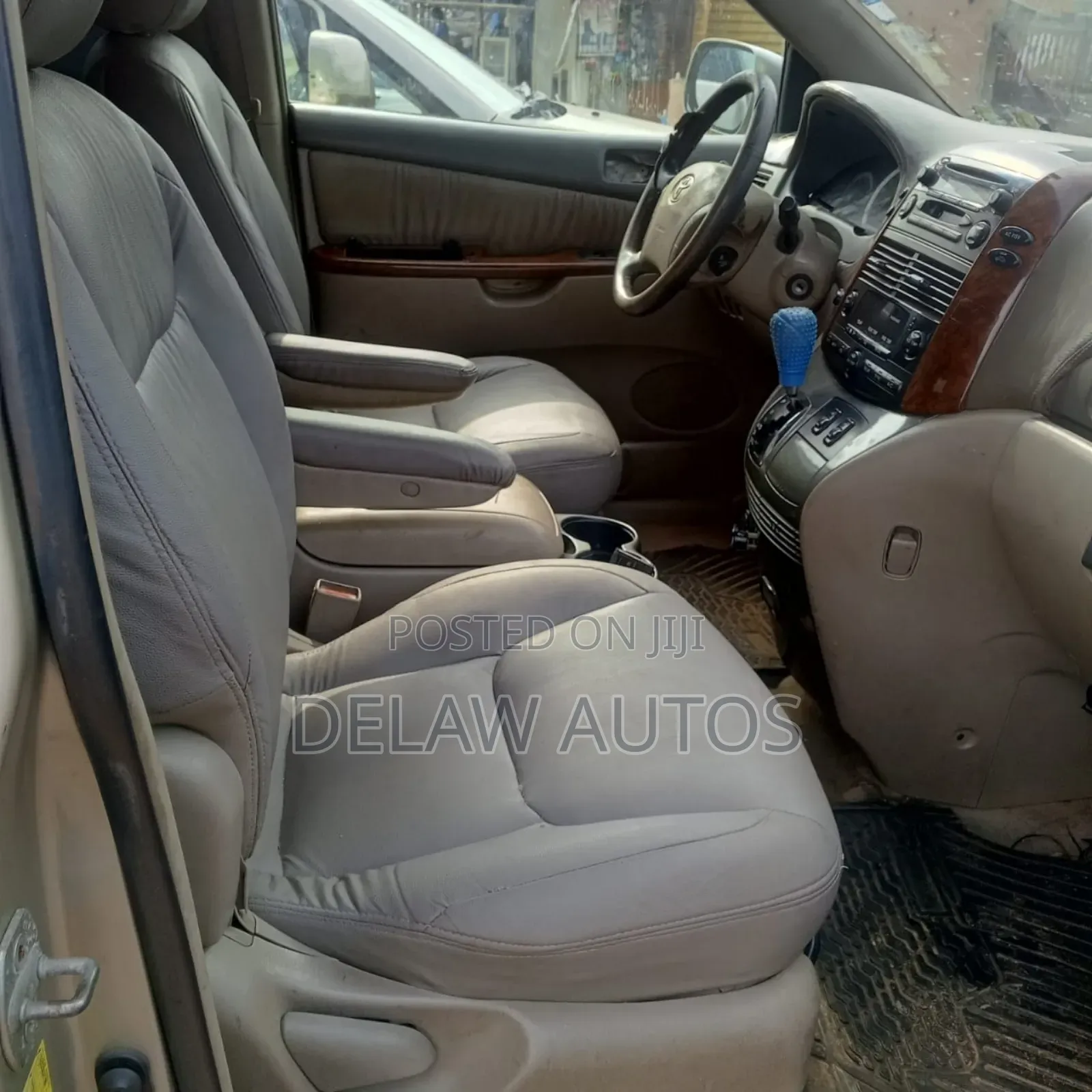 Toyota Sienna 2005 Gold