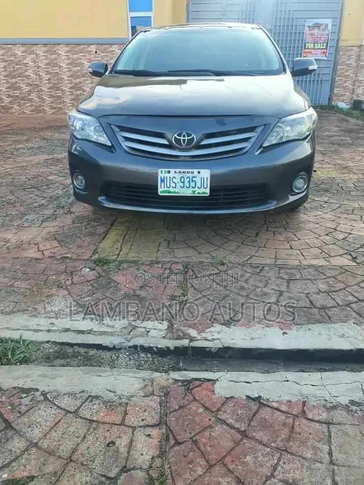 Toyota Corolla 2012 Black