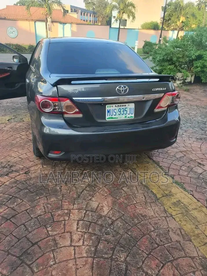 Toyota Corolla 2012 Black