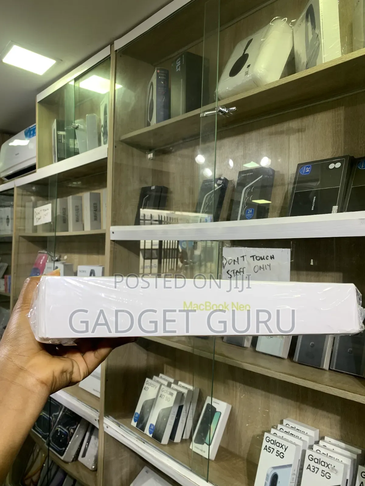 New Laptop Apple MacBook Neo 2026 8GB SSD 256GB