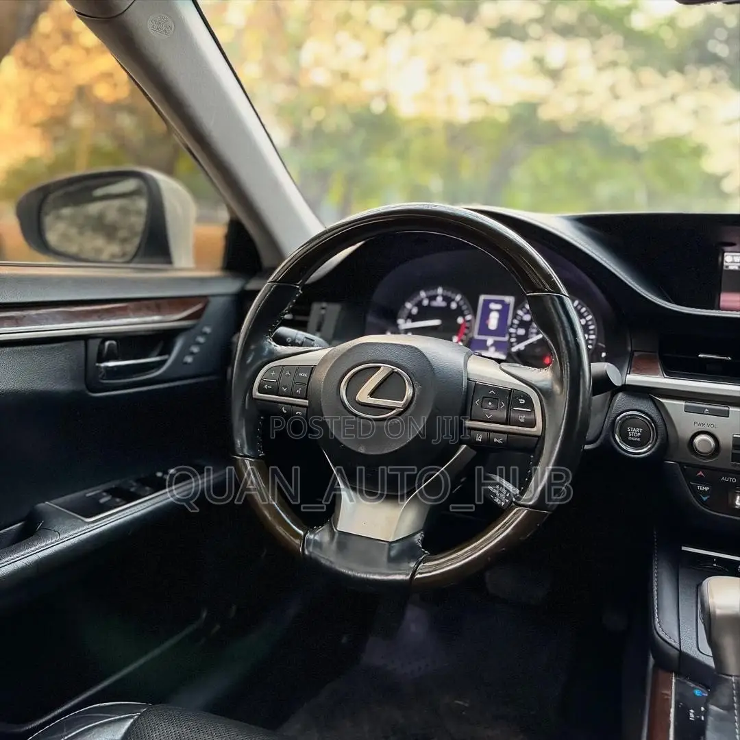 Lexus ES 350 FWD 2016 White