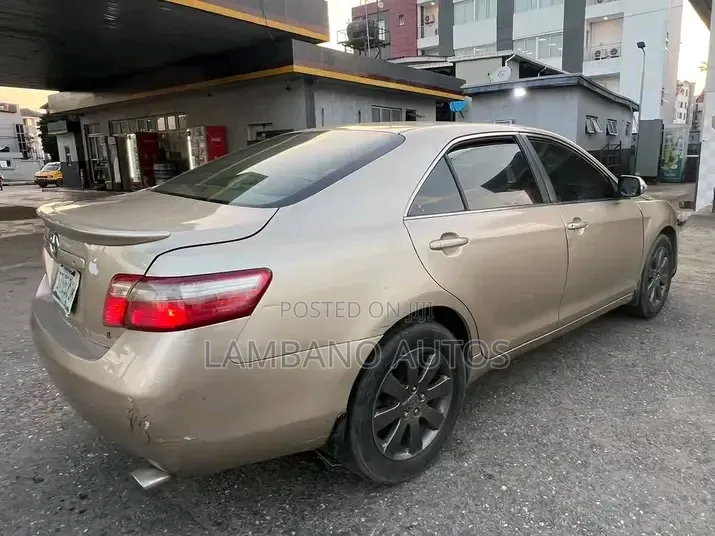 Toyota Camry 2008 Gold