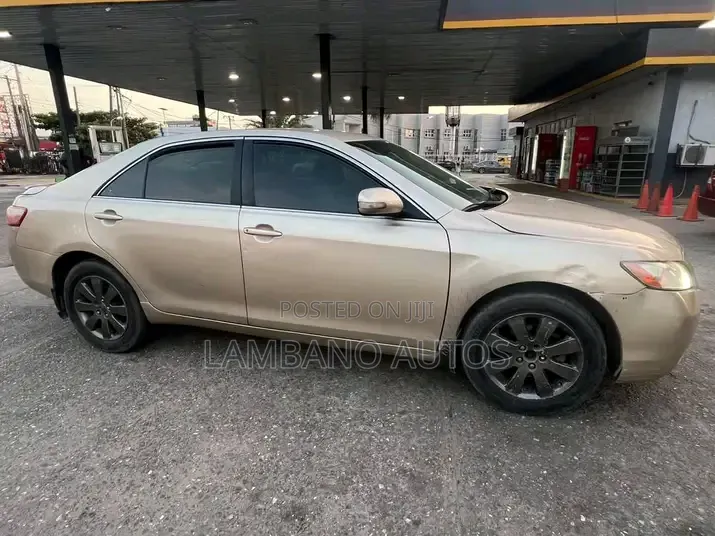Toyota Camry 2008 Gold