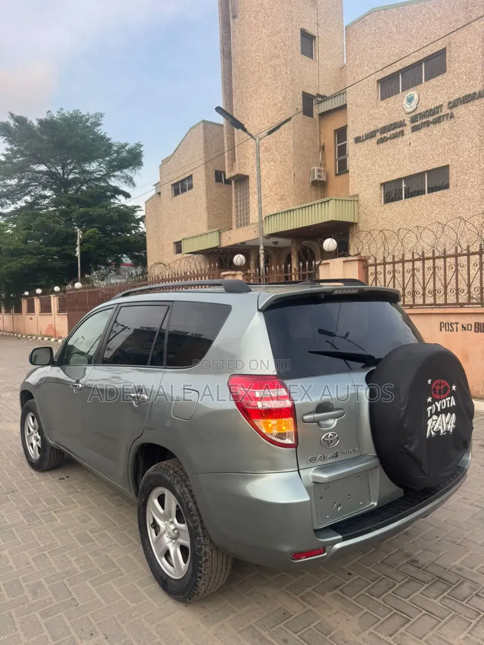 Toyota RAV4 2011 Green