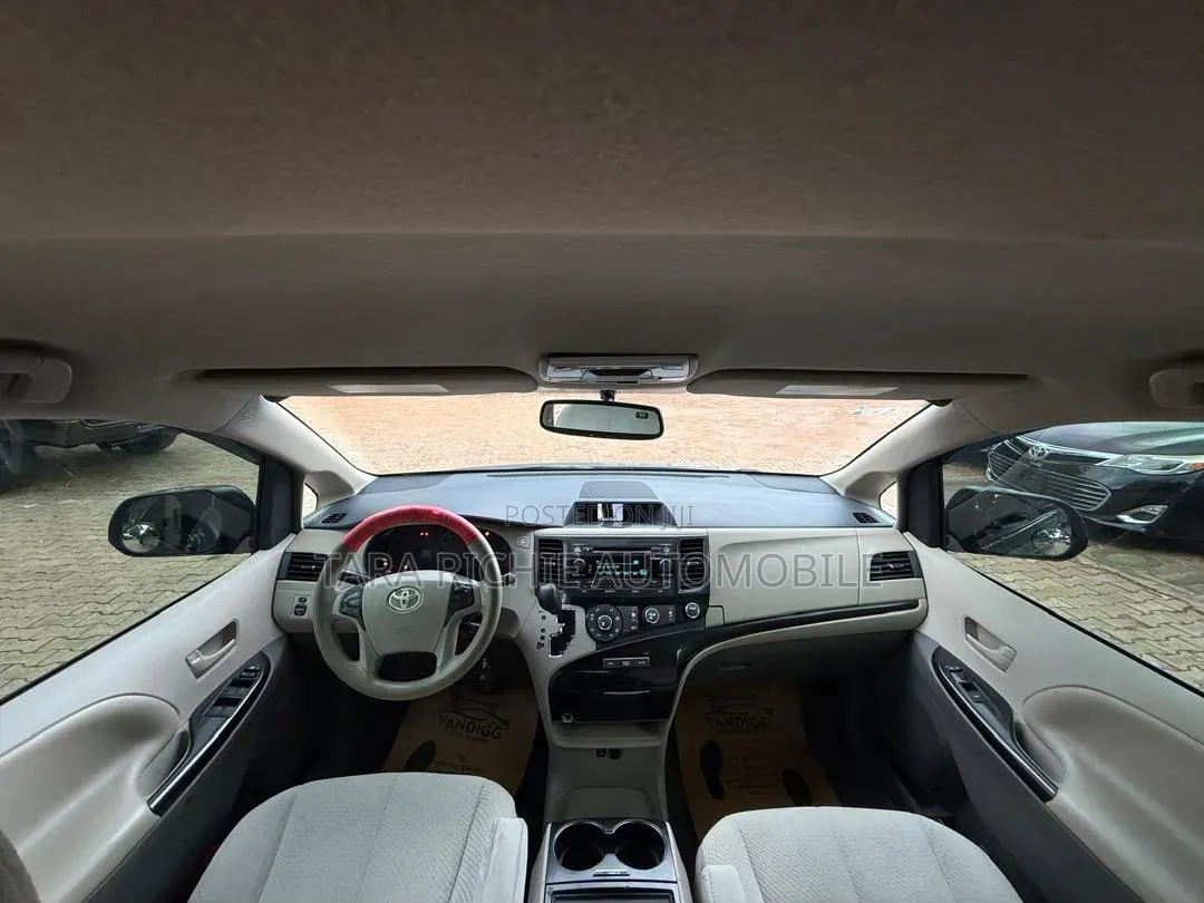 Toyota Sienna 2012 Gray