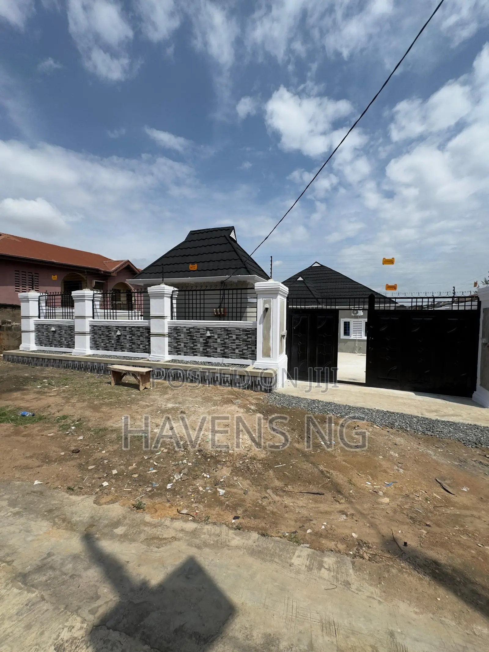 3bdrm Bungalow in Akala Express for sale