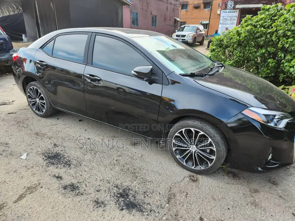 Toyota Corolla S Plus 4dr Sedan (1.8L 4cyl 6M) 2015 Black