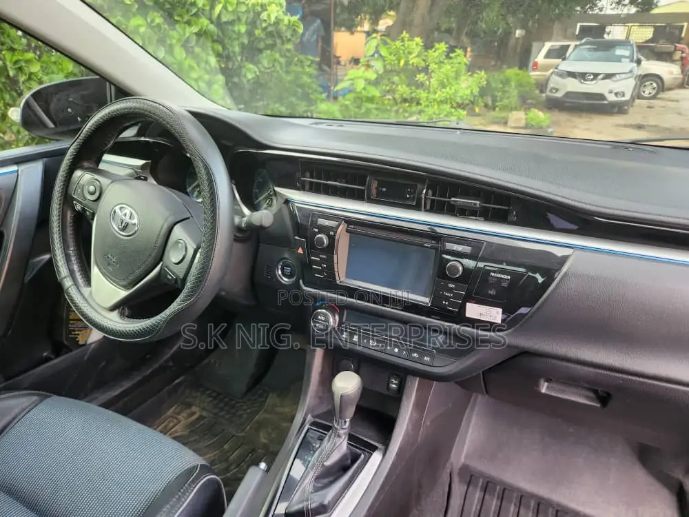 Toyota Corolla S Plus 4dr Sedan (1.8L 4cyl 6M) 2015 Black