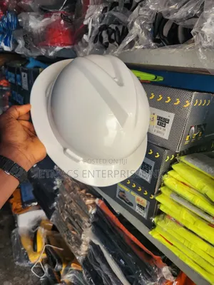 Round Helmet_ Full Brim Hard Hat