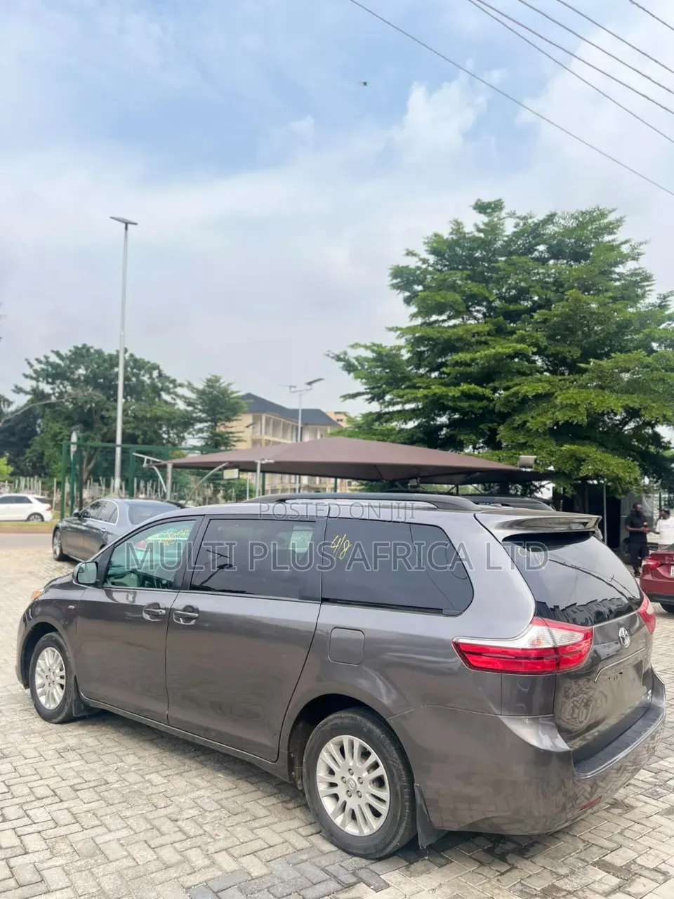 Toyota Sienna LE 8 Passenger (3.5L 6cyl 8A) 2017 Silver