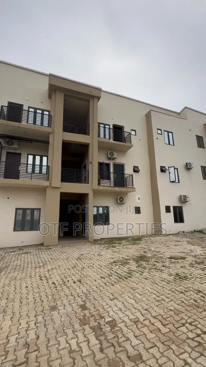 2bdrm Apartment in Gaduwa Abuja for sale