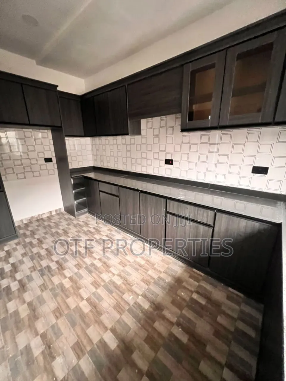 2bdrm Apartment in Gaduwa Abuja for sale