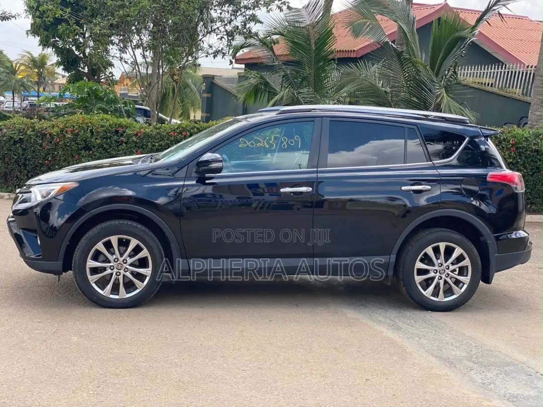 Toyota RAV4 Limited 4dr SUV (2.5L 4cyl 6A) 2018 Black