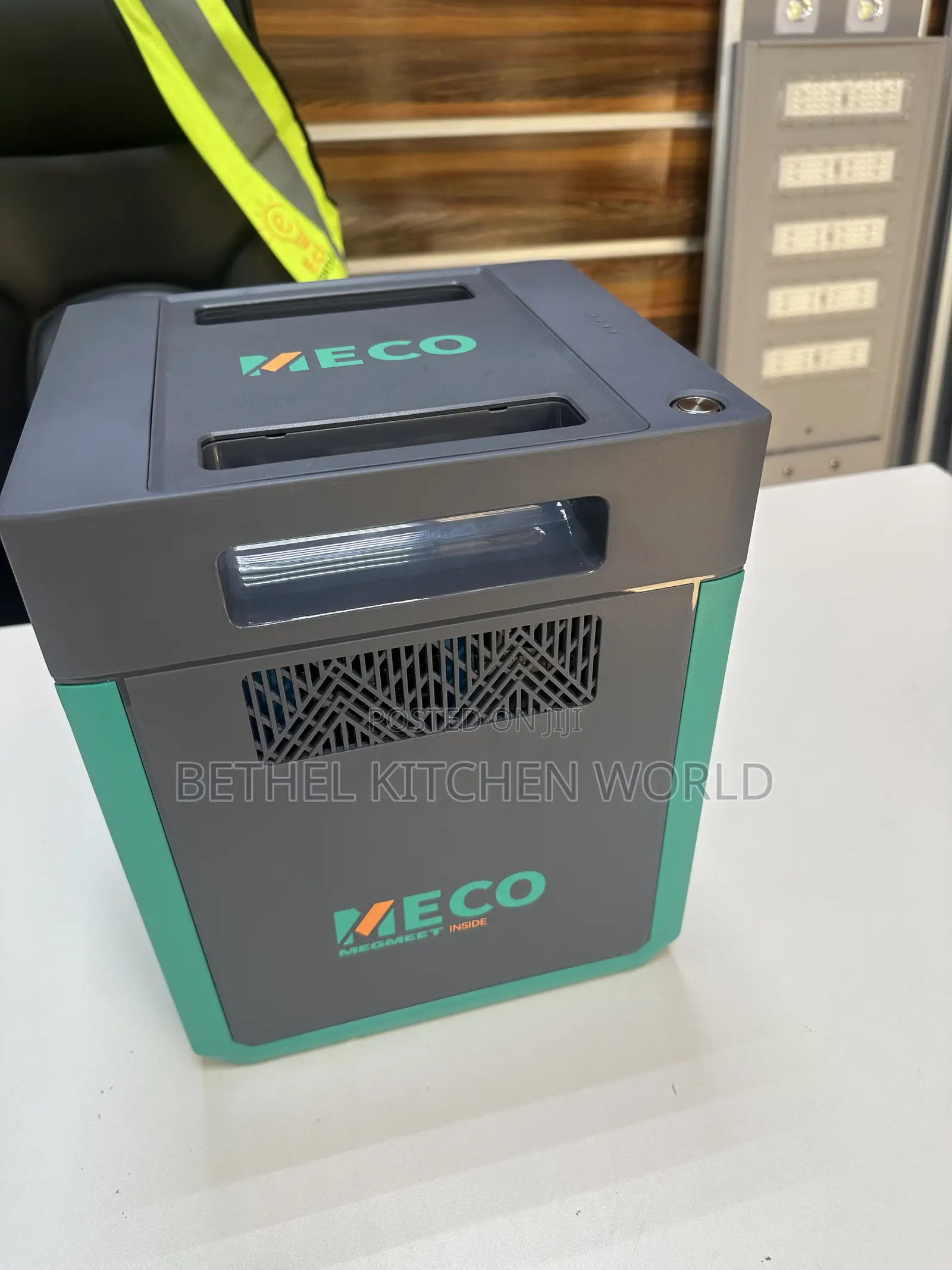 2000 Watt Meco Solar Generator With 2pcs of 400 Watt Panel