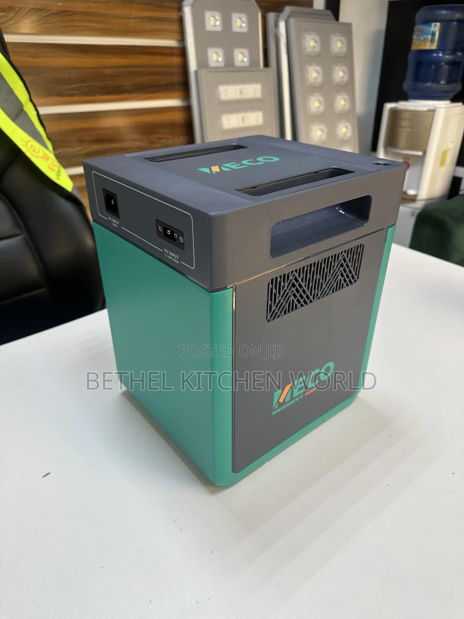 2000 Watt Meco Solar Generator With 2pcs of 400 Watt Panel