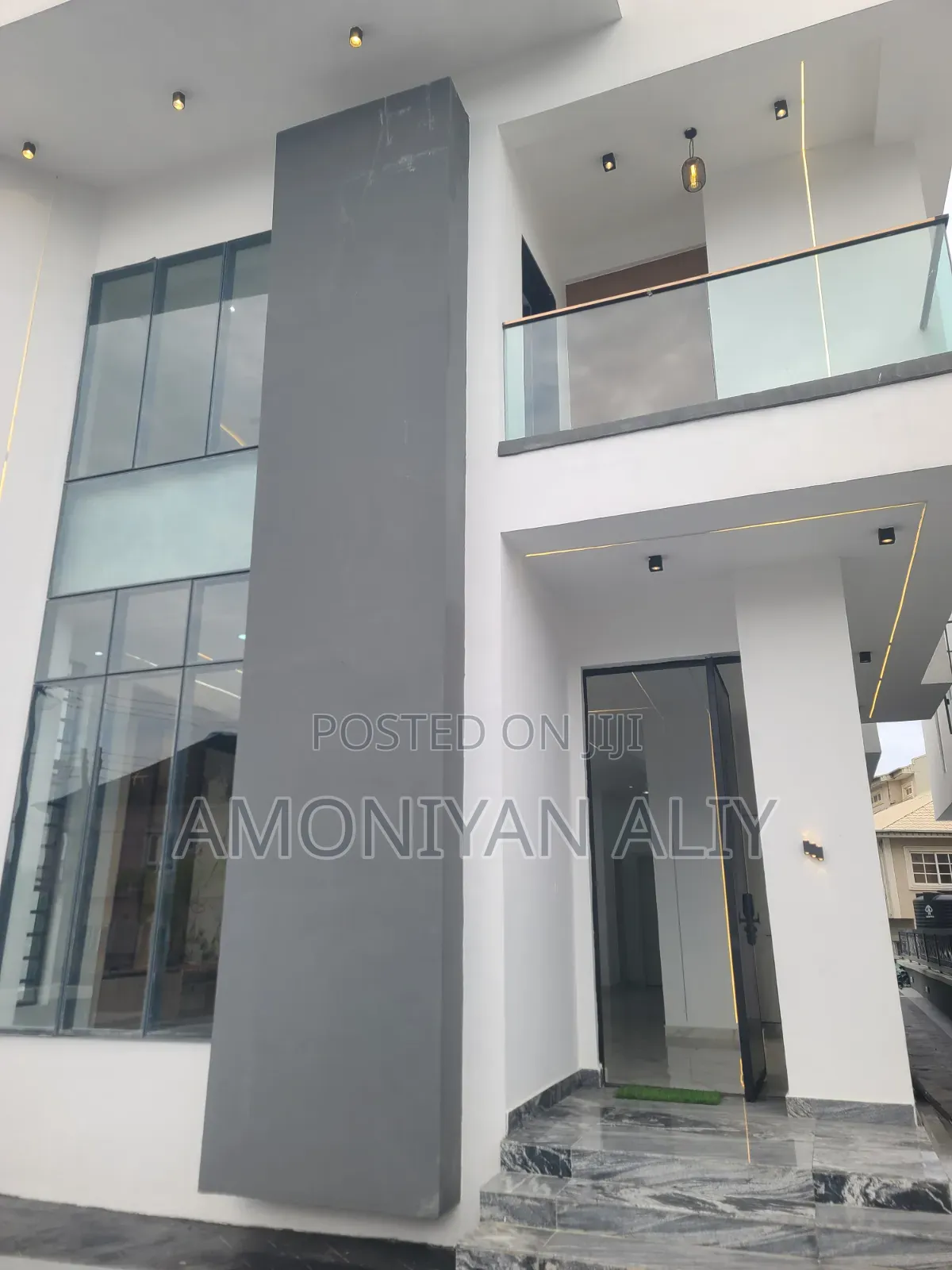 5bdrm Duplex in Megamond Estate, Off Lekki-Epe Expressway for sale