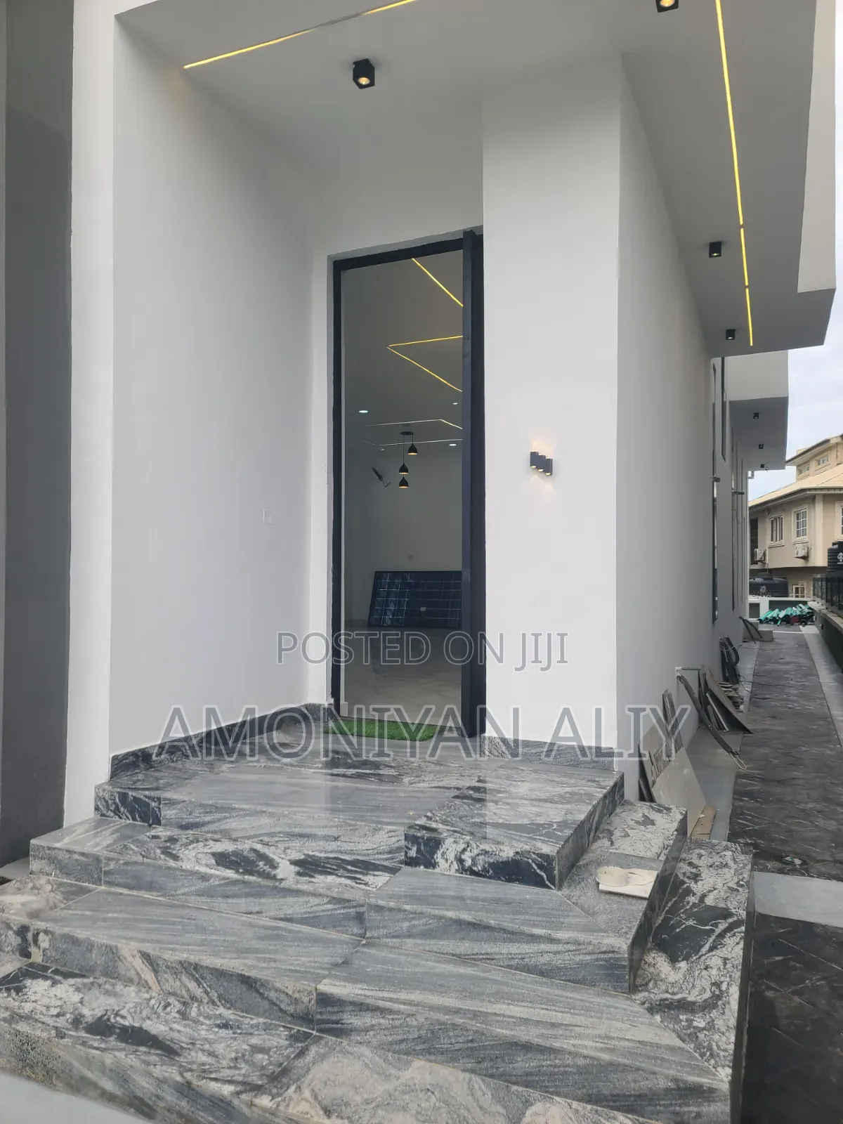 5bdrm Duplex in Megamond Estate, Off Lekki-Epe Expressway for sale