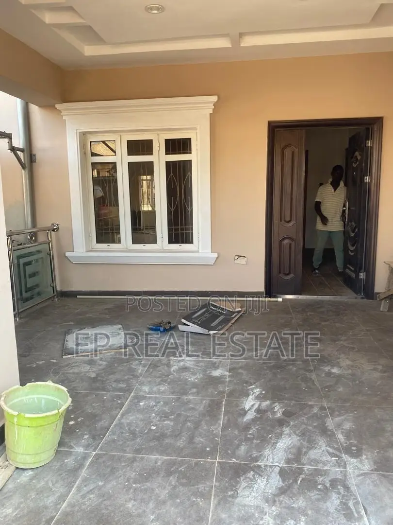 4bdrm Duplex in Apo District for sale