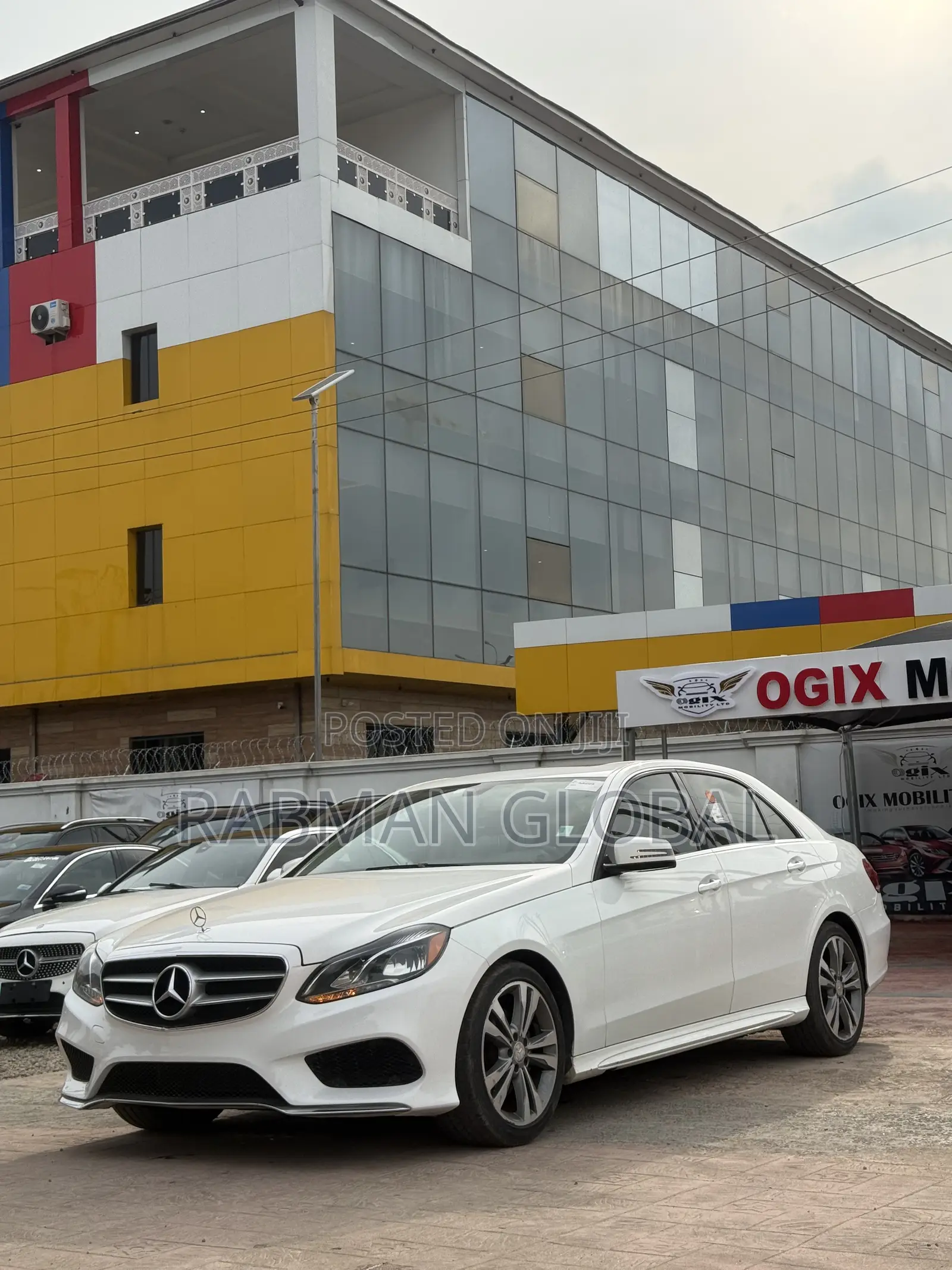 Mercedes-Benz E350 Base 4Matic Sedan AWD (3.5L 6cyl 7A) 2014 White