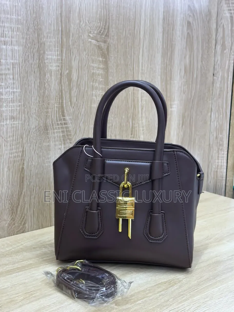 Pure Quality Luxury Women Golden Bags Best Quality Well Branded