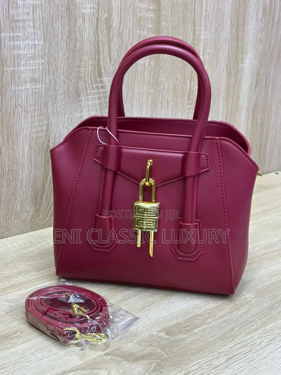 Pure Quality Luxury Women Golden Bags Best Quality Well Branded