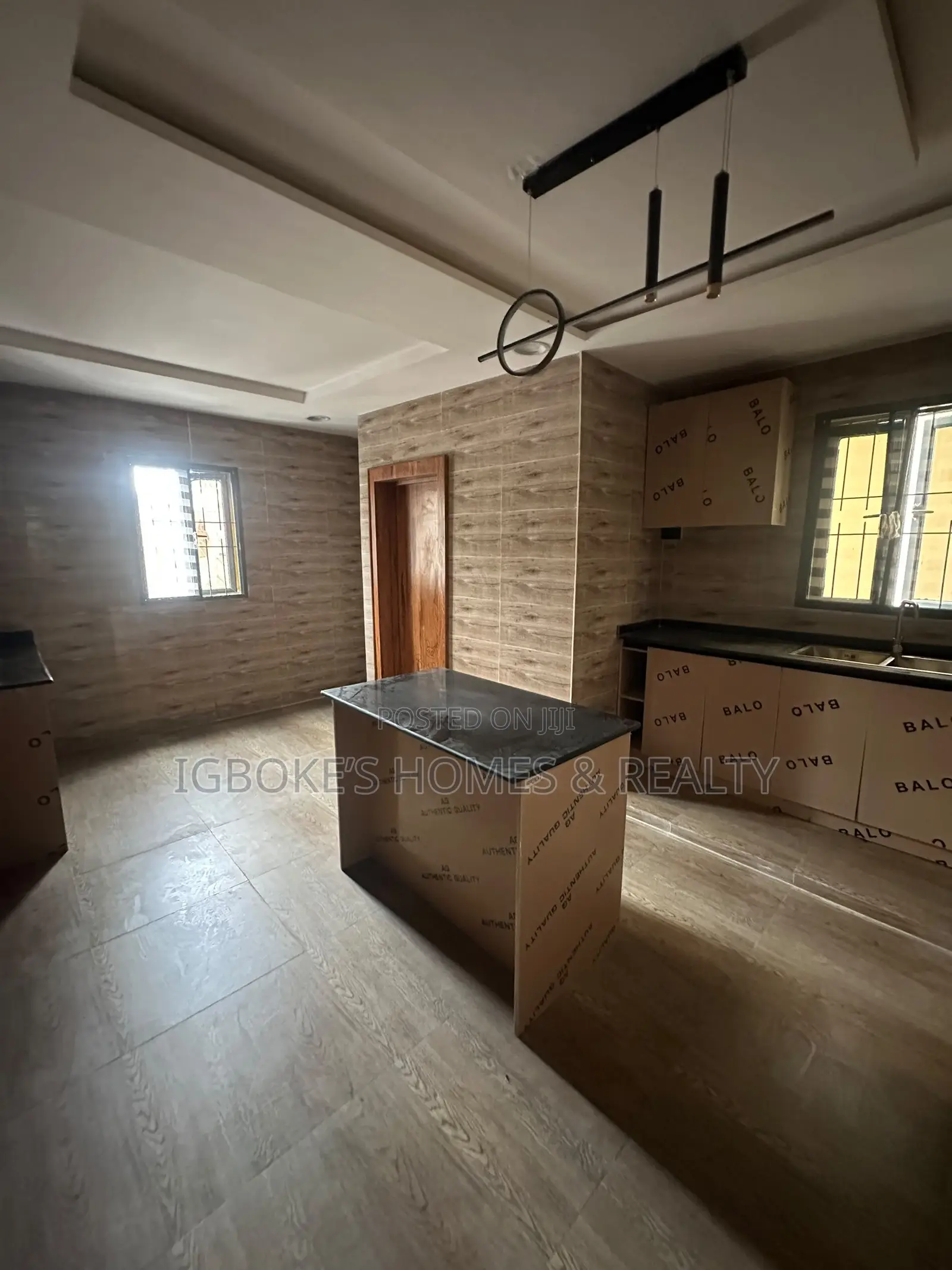 4bdrm Maisonette in Lekki Phase 1 for rent