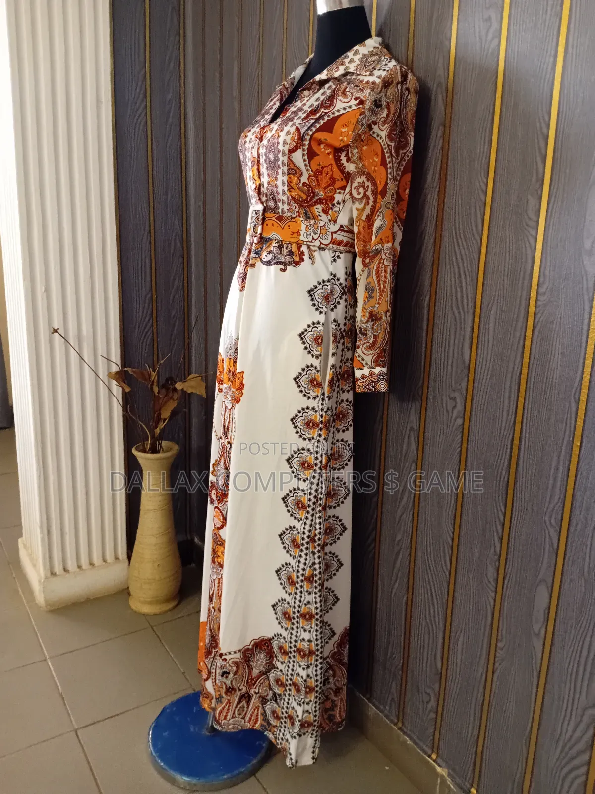 Flay Multi-Coloured Gown With Belt.