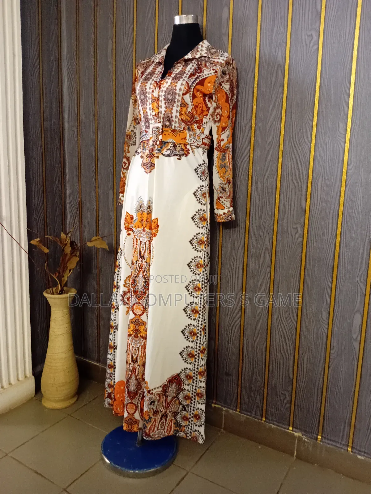 Flay Multi-Coloured Gown With Belt.