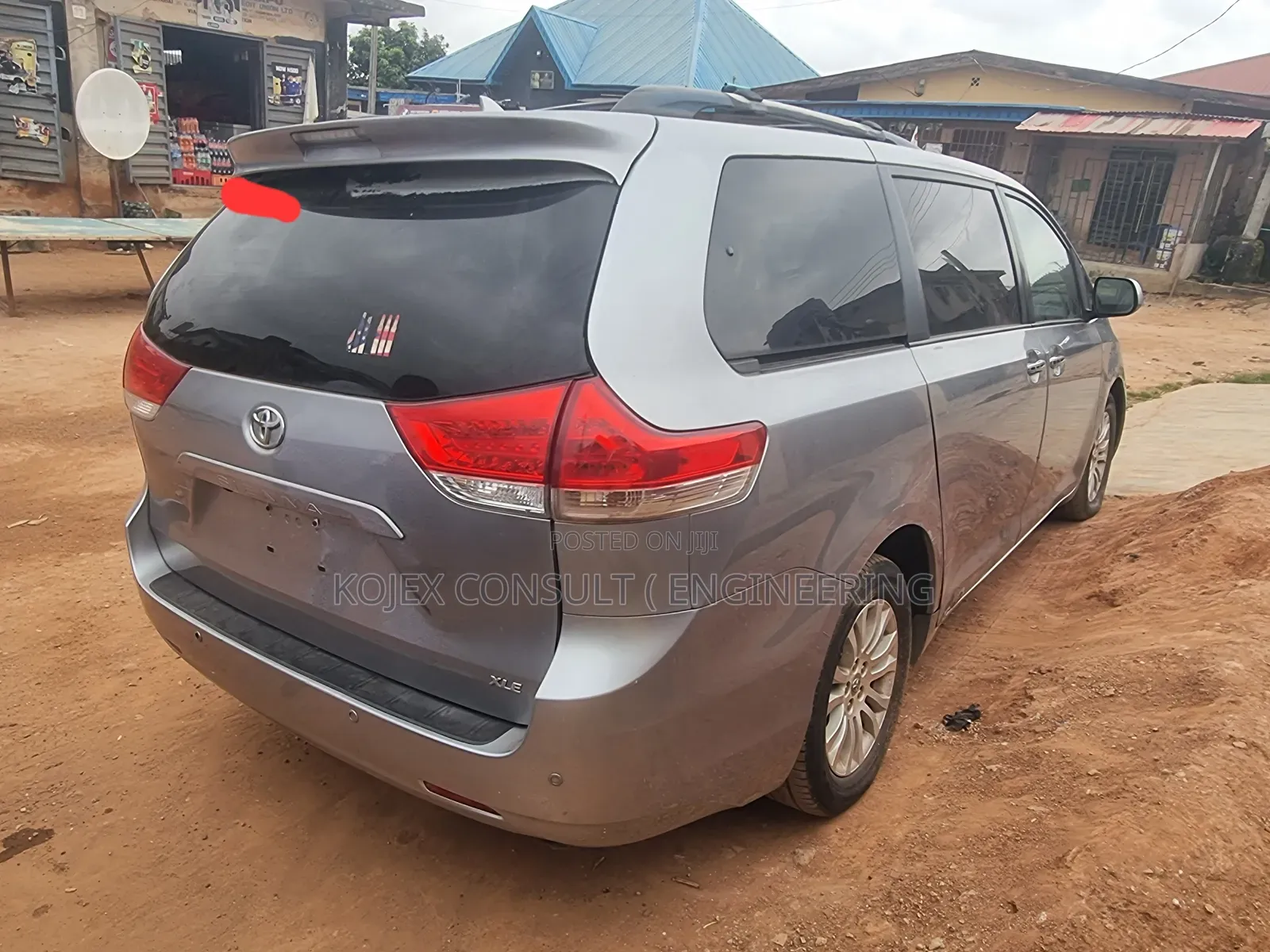 Toyota Sienna XLE 8 Passenger 2011 Silver