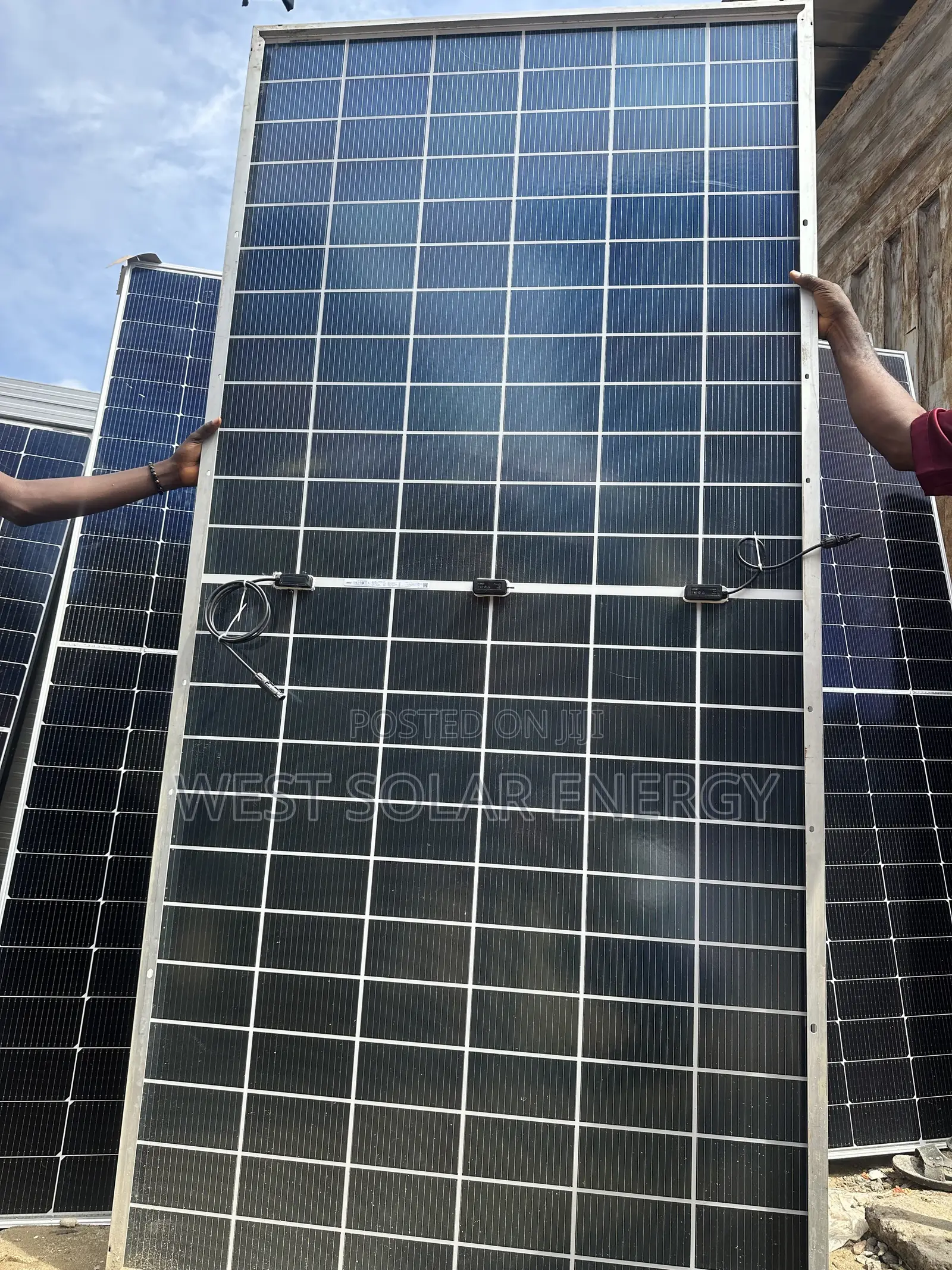 625W 144Cells Longi Half Anti Shading Panel