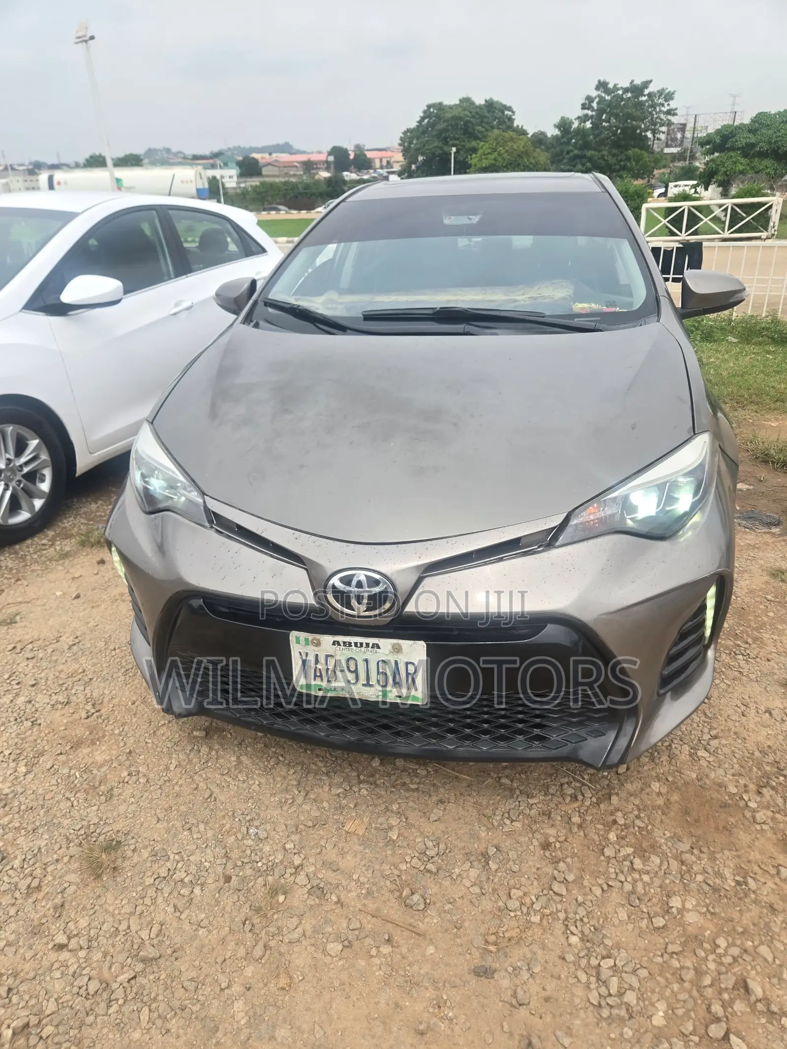 Toyota Corolla LE Eco (1.8L 4cyl 2A) 2018 Gray