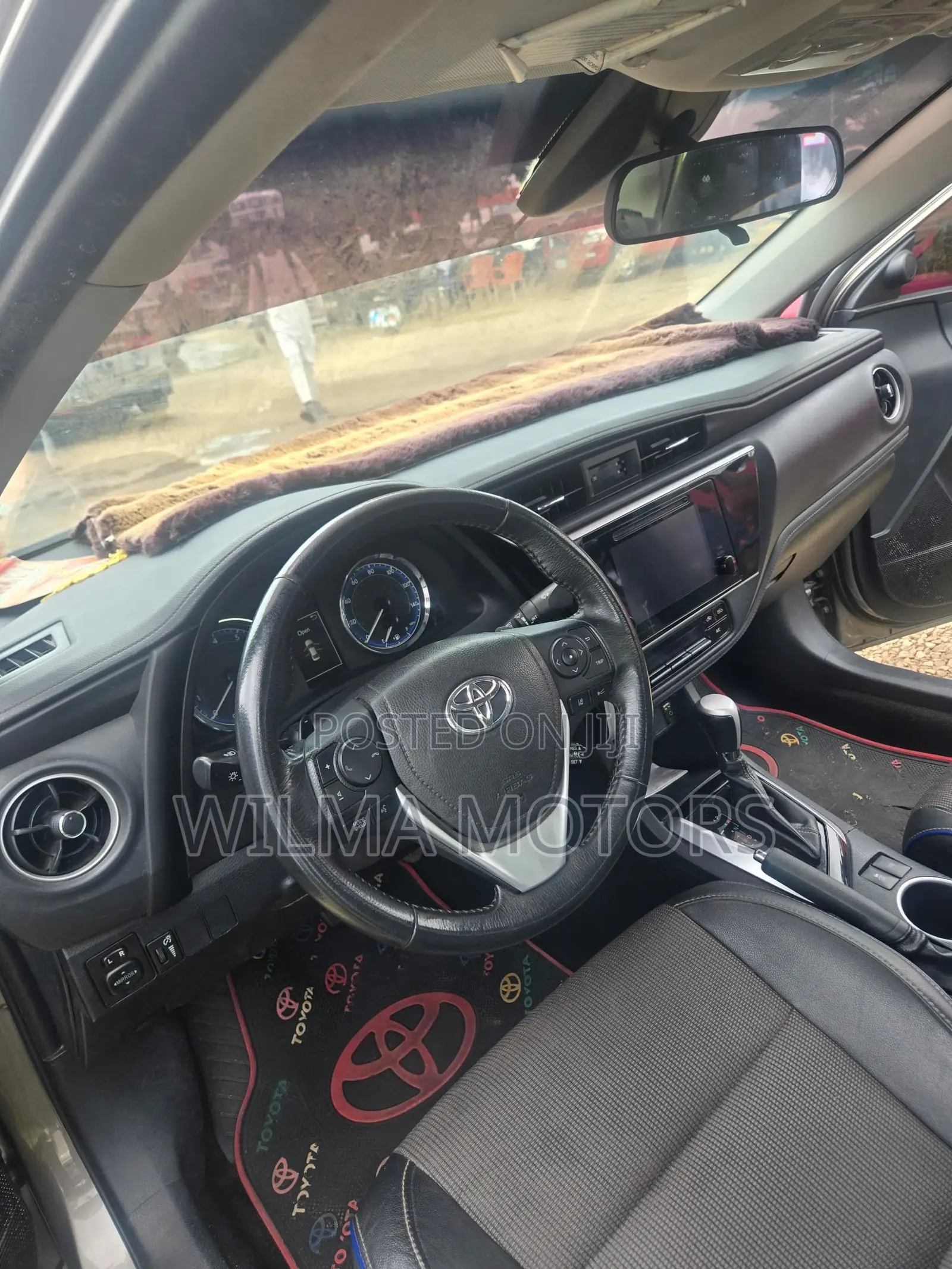 Toyota Corolla LE Eco (1.8L 4cyl 2A) 2018 Gray